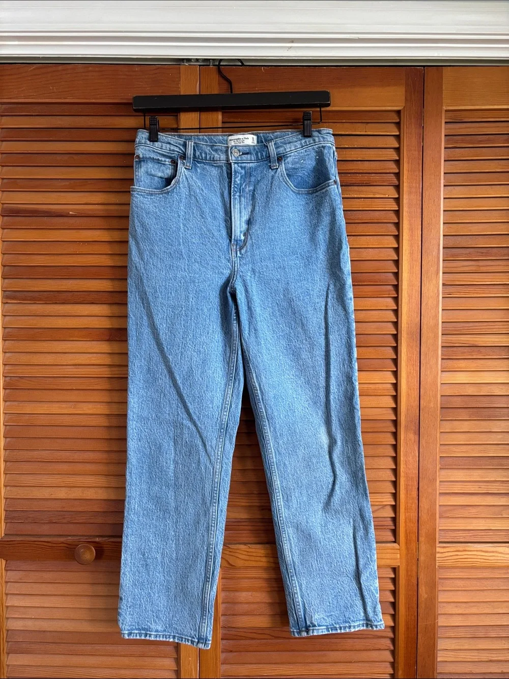 Abercrombie & Fitch The 90’s Straight-Leg Ultra High Rise Light Blue Denim Jeans